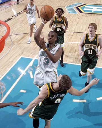 渐呈现多极 渐呈现多极