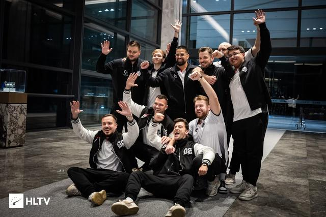 背后是日复 背后是日复